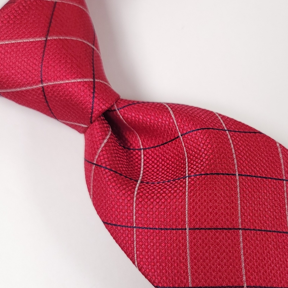 NWT - CLUB ROOM Elegant Necktie Red & Blue, Plaid Pattern, Silk & Polyester.